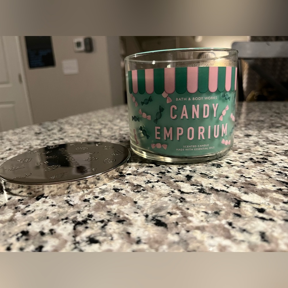 Bath and body works candy emporium 3 wick candle